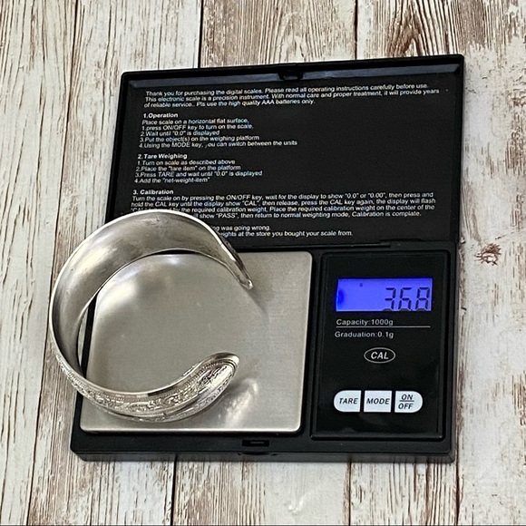 Unsigned Silver-tone Ornate 1.25” Open Bangle Stackable Bracelet - Picture 4 of 9